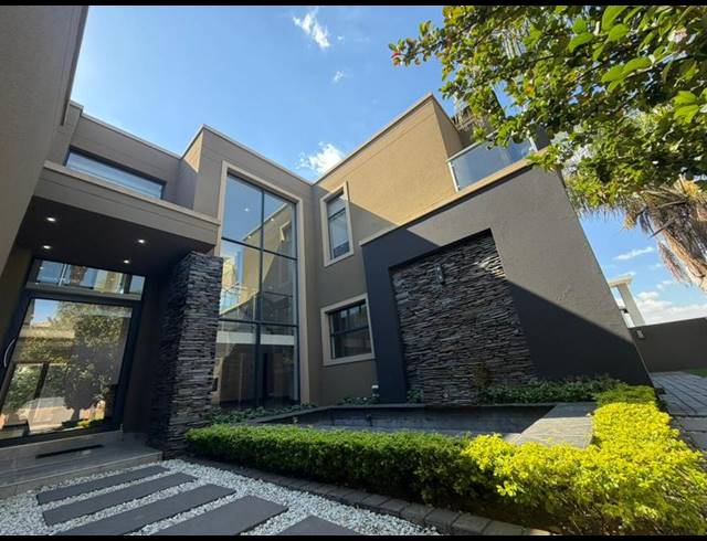 5 BEDROOM HOUSE FOR SALE IN BLUE VALLEY GOLF ESTATE